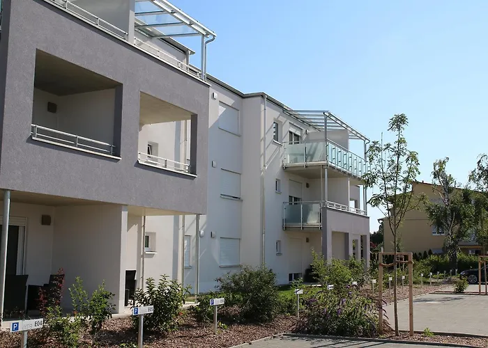 Living Neuburg Apartahotel 3*