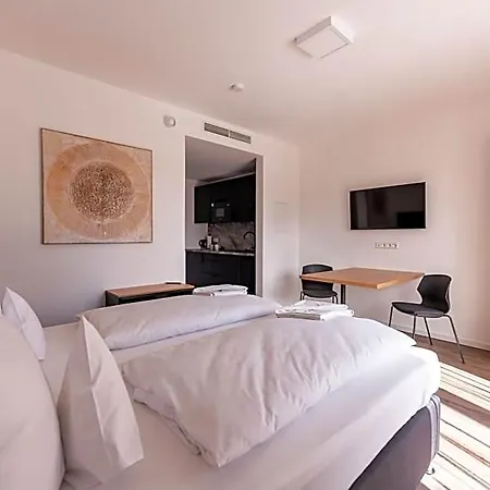 Apartmanhotel Living Neuburg 3*