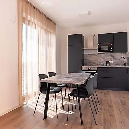 Apartmanhotel Living Neuburg 3*